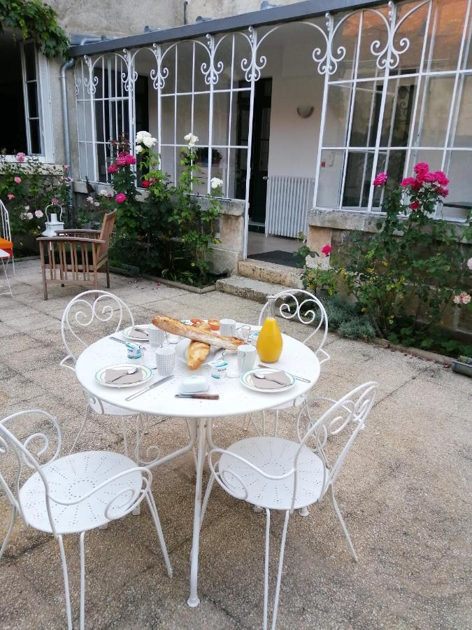 Le Relais Des Roses- Chambres D'Hotes Vatan Εξωτερικό φωτογραφία